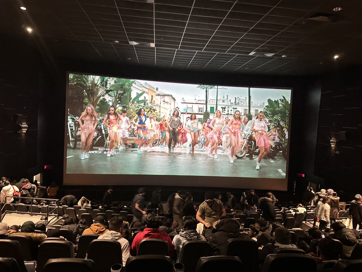 This is no Mumbai or Delhi.. this is the love for <a href="/iamsrk/">Shah Rukh Khan</a> in #Toronto! Full house in a last show on a working day. PS - the city works tomorrow, everyone everyone here will work tomorrow while humming Jhoome Jo Pathaan. Welcome back to the big screen meri jaan.