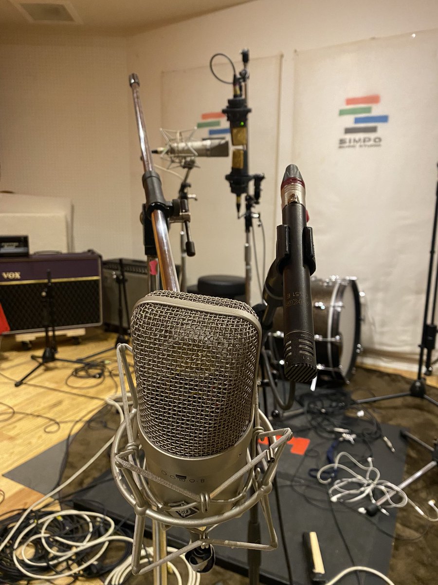 512SIMPO's tweet photo. 今日はアコースティックギターの録音。
#M149
#C451
#C414
#87ai https://t.co/gzqcr9vWMb