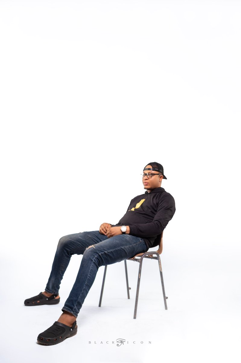 AyodeleOsma's tweet image. HAPPY BIRTHDAY TO ME.
Thank you JESUS 🙏

Seeking and creating more opportunities ⭐️🏆

Crocs: @Reifyhub 
Jpeg: @black____icon

#2023
#lifeofapublisher