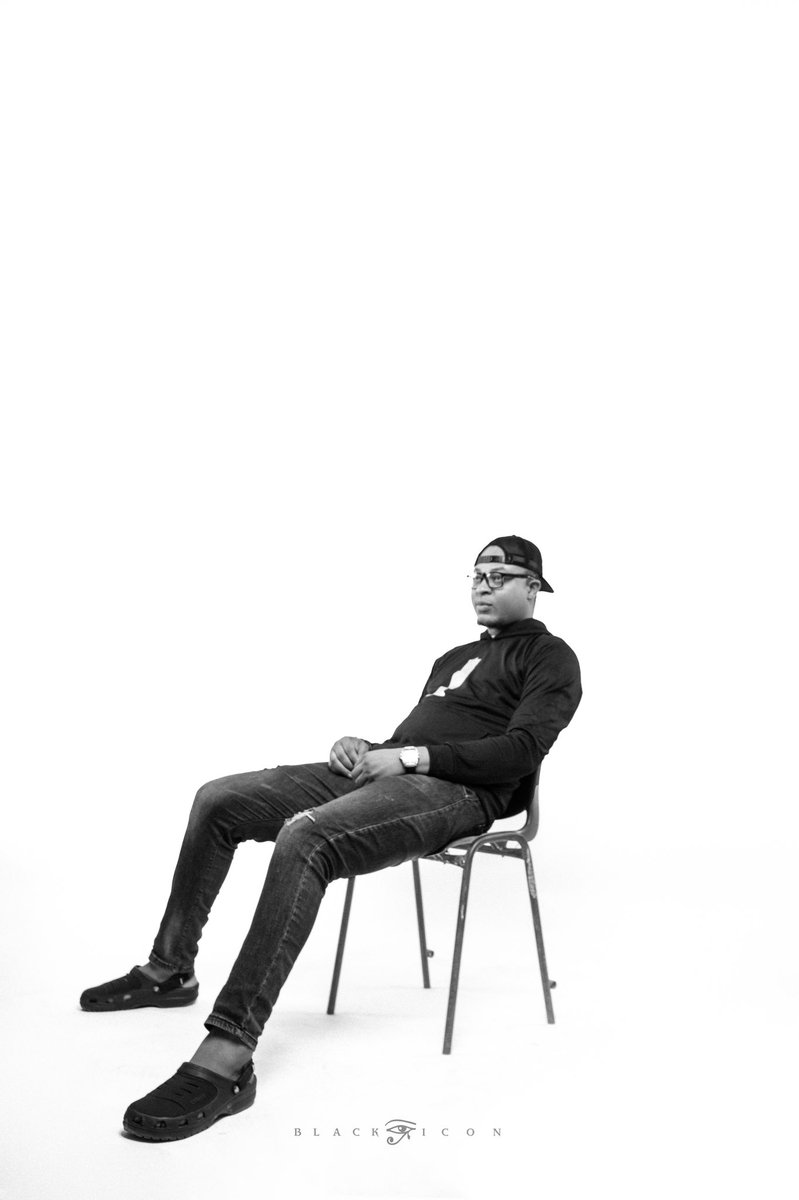 AyodeleOsma's tweet image. HAPPY BIRTHDAY TO ME.
Thank you JESUS 🙏

Seeking and creating more opportunities ⭐️🏆

Crocs: @Reifyhub 
Jpeg: @black____icon

#2023
#lifeofapublisher