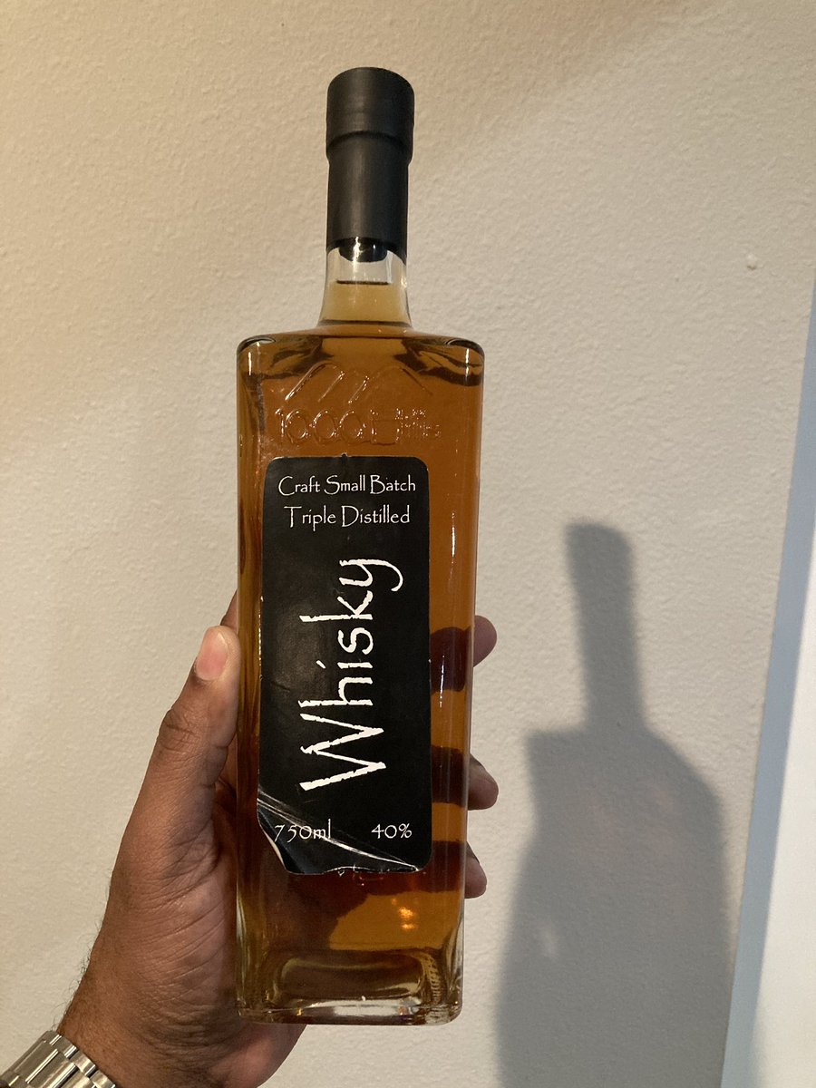chilumba's tweet photo. My buddy Stephane ( #StayFun ) brought me some goodies.
1000 Hills Rwandese #Whisky!
This should be a fun sip! https://t.co/3XWy4BWYnO