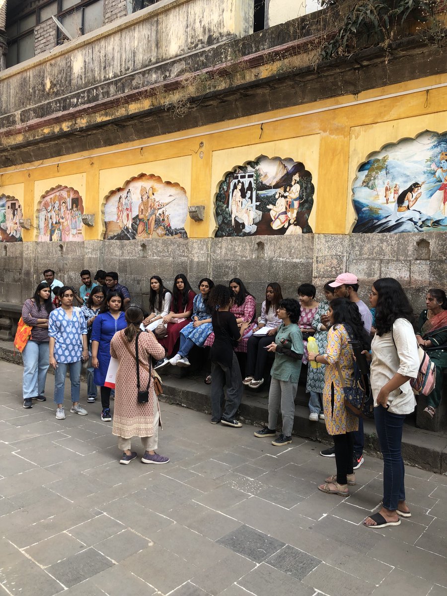 FLAMEUniversity's tweet photo. A guided heritage walk was organized for the third-year undergraduate and FLAME Scholars Program students under the courses Urban Sociology and Urban Studies, respectively.

#FLAMEUniversity #ExperientialLearning #HeritageWalk https://t.co/3SHBzz5Vgc