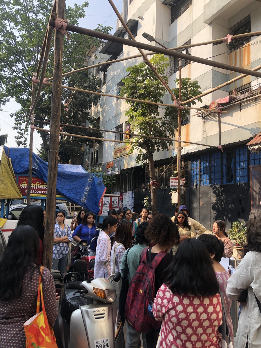 FLAMEUniversity's tweet photo. A guided heritage walk was organized for the third-year undergraduate and FLAME Scholars Program students under the courses Urban Sociology and Urban Studies, respectively.

#FLAMEUniversity #ExperientialLearning #HeritageWalk https://t.co/3SHBzz5Vgc