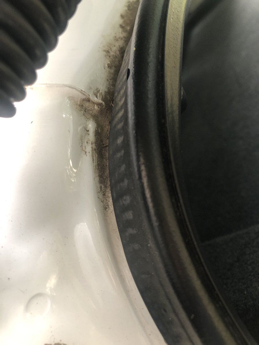 TheDentistArvin's tweet photo. @volkswagenindia Poorest service …no response after sale and even after service …giving no solution of arm rest vibration..SC making fool …complaint no LEG10008334 without response ..see attachment after service https://t.co/7F5zqjov55