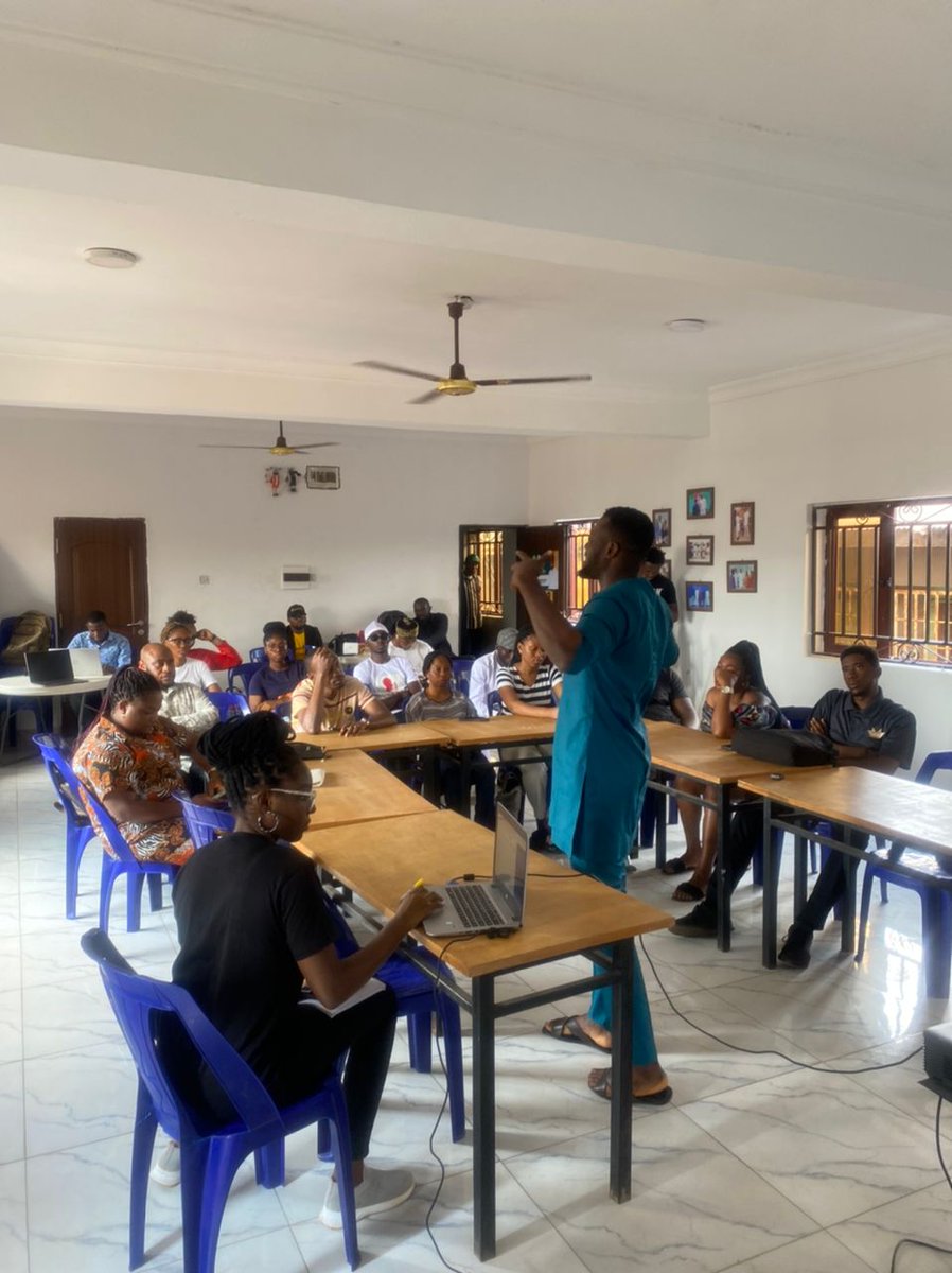 CalebUgwoke's tweet photo. 25th Jan, I started this journey with @Altruitechfdn 
It has been a great experience
Thanks @Ada_042 for organizing this and her partners @ChudeMedia @chude__ , @switchdevs_ , and @nonsonnamani 
I highly encourage and recommend this to youths of #NdiEnugu https://t.co/6rwunaPQsS