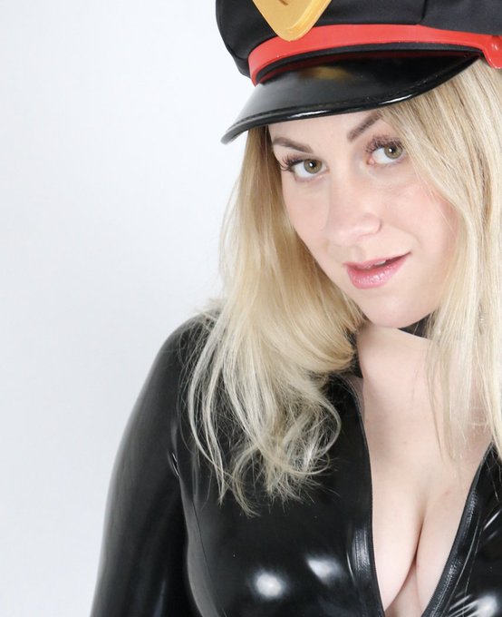 Goodmorning😘 LATEX CAMIE Today on my EXXXCLUSIVES (SALE)👉🏼https://t.co/qrwh3ZDajK👈🏼 Also NEW YT Video<a href="/tag/friday"class="tags"><span>#friday</span></a><a href="/tag/goodmorning"class="tags"><span>#goodmorning</span></a><a href="/tag/youtube"class="tags"><span>#youtube</span></a><a href="/tag/cosplaying"class="tags"><span>#cosplaying</span></a><a href="/tag/latexoutfit"class="tags"><span>#latexoutfit</span></a>