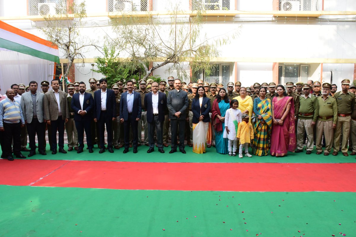 74वां गणतन्त्र दिवस, केन्द्रीय वस्तु एवं सेवाकर, लखनऊ द्वारा अत्यंत हर्ष एवं उत्साह के साथ मनाया गया | इस अवसर पर डॉ० उमा शंकर, प्रधान मुख्य आयुक्त (लखनऊ परिक्षेत्र) द्वारा ध्वजारोहण किया गया ।
<a href="/cbic_india/">CBIC</a>
<a href="/cgstluckzone/">CGST Lucknow Zone</a>
#74thRepublicDay2023