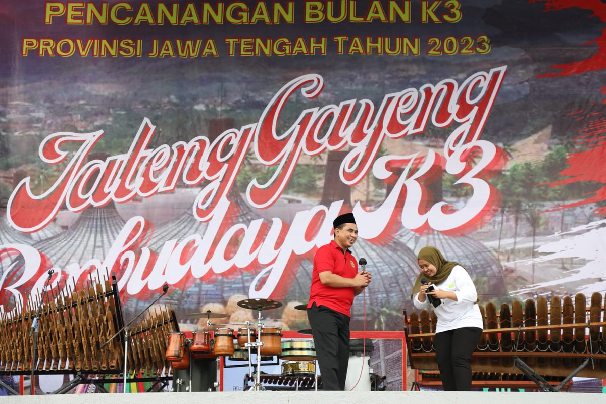 PanturaUpdates's tweet photo. Gus Yasin meminta perusahaan, terutama yang skalanya sudah besar untuk memiliki ruang pemeriksaan ibu hamil.
#GusYasin #PanglimaSGN
#SantriGayengNusantara 
#WagubJateng #TajYasinMZ
@TajYasinMZ https://t.co/MgJ0jwJ4jo