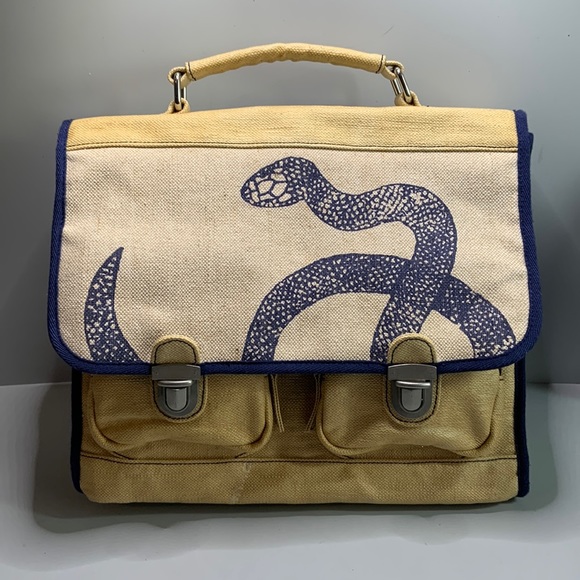 So good I had to share! Check out all the items I'm loving on <a href="/Poshmarkapp/">Poshmark</a> #poshmark #fashion #style #shopmycloset #theoriginalmuckboot #abercrombiefitch #sample: posh.mk/LyqDRtliVwb