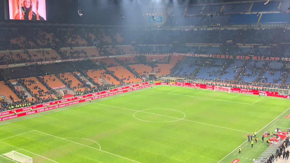 #JPMorgan pronta a finanziare la #SerieA

La banca🇺🇸 ha presentato un'offerta di finanziamento alla #Lega che si aggirerebbe fra i 700 mln e 1 mld€. 

Un prestito che finanzierebbe i progetti di sviluppo del calcio italiano fra cui la media company: bit.ly/3HAcgTM