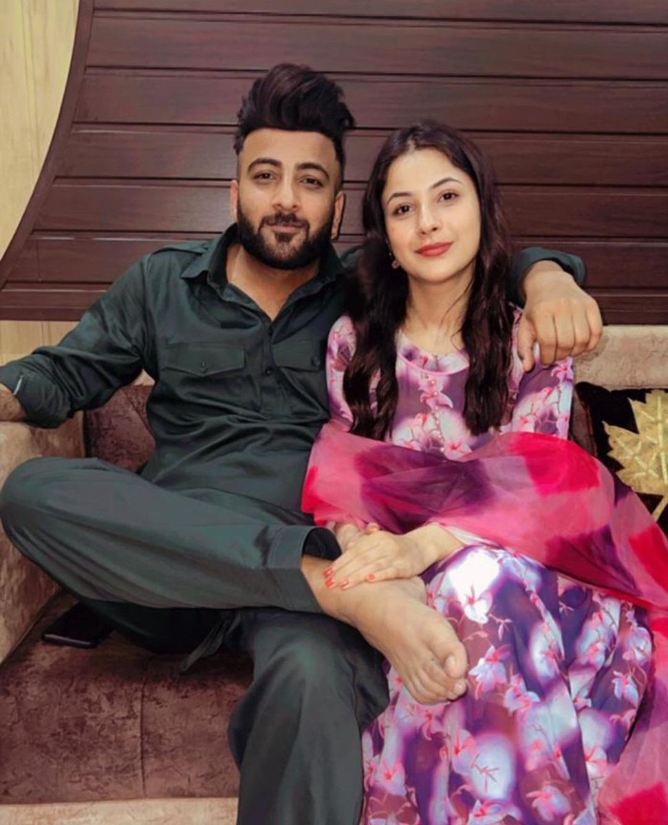 Spotboye's tweet photo. Here's wishing everyone's favourite kudi aka #ShehnaazGill a very happy birthday ❤️

#HappyBirthdayShehnaazGill #Shehnaazians https://t.co/cLy4Iefu6K