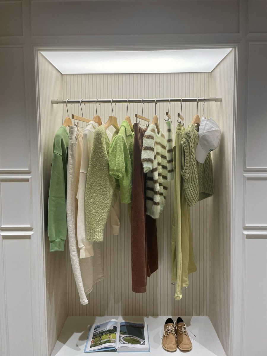 150___mmm's tweet photo. 韓国の服屋どこも可愛い https://t.co/gKRyDyEcDs