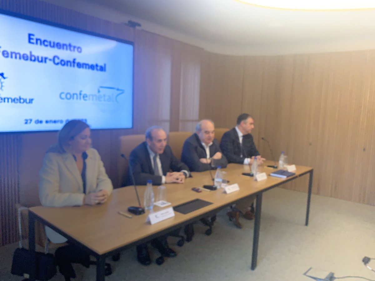 FAEBurgos's tweet photo. La Federación de Empresas del Metal de Burgos #FEMEBUR ha celebrado hoy un encuentro con el presidente de @confemetal para abordar los desafíos del sector en Burgos. https://t.co/PmZ2epej0M