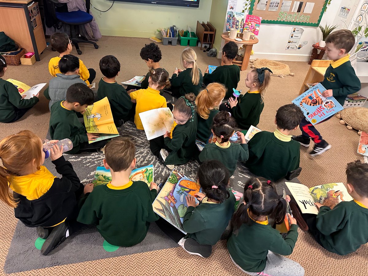 firsprimarysale's tweet photo. #RecAsh #RecElm We love sharing stories during our #readingforpleasure time. https://t.co/rOZnoUq2Lh