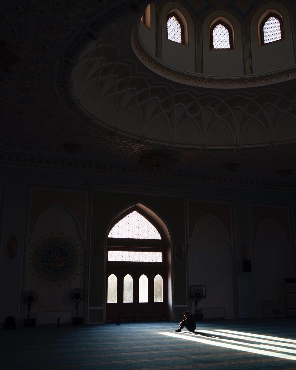 اللهم في هذا اليوم المُبارك .. ارزقنا من واسع فضلك
اللهم من كان يريد مالاً فأعطه ومن كان يريد شفاء ف اشفيه
ومن كان يريد هداية فاهده لما تحب وترضى
ومن كان يريد سعادة فاسعده يا عظيم يا كريم

• Photo By : Evgeny Matveev