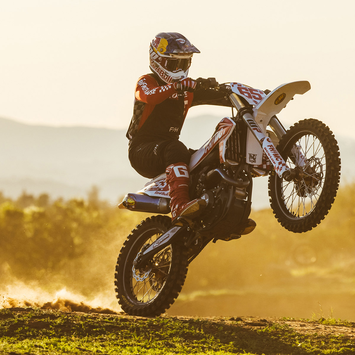 全く新しいコンセプトのパンツが新登場！🙌 モトクロスパンツ X