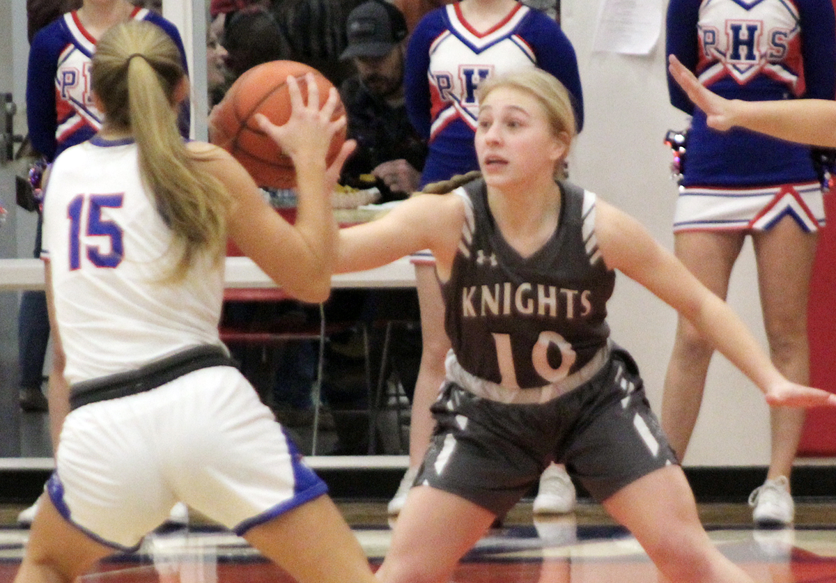 JournalHardin's tweet image. Elmwood-Murdock GBB ran away from Palmyra in the opening ten minutes. The Knights went ahead 8-0 in the first 1:54 and led 22-4 after the first quarter. E-M stretched the gap to 29-4 w/ three straight baskets to open the second quarter.