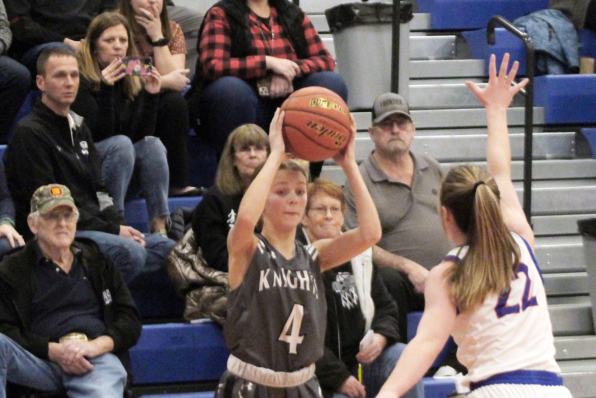JournalHardin's tweet image. Elmwood-Murdock GBB ran away from Palmyra in the opening ten minutes. The Knights went ahead 8-0 in the first 1:54 and led 22-4 after the first quarter. E-M stretched the gap to 29-4 w/ three straight baskets to open the second quarter.