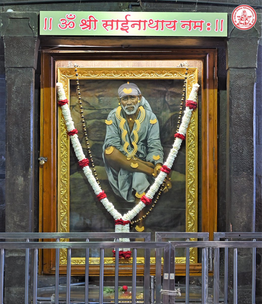 SSSTShirdi's tweet photo. *!! ॐ साई राम !!*
*श्री साईबाबा संस्थान विश्वस्त व्यवस्था,शिर्डी*
*!! ॐ Sai Ram !!*
*Shri Saibaba Sansthan Trust, Shirdi*
≈≈≈≈≈≈≈≈≈≈≈≈≈≈≈≈≈
*आरती :- माध्यान्ह आरती*
*शुक्रवार  दिनांक ‌२७ जानेवारी २०२३*     
*Aarti : -Madhyan Aarti*
*Friday 27 January 2023* https://t.co/v4JXH0LsgK