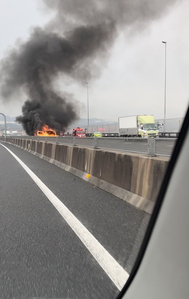 【事故】伊勢湾岸道 豊田東JCT付近で事故「トラックが炎上」「すごい燃えてる」まとめのカテゴリ一覧まとめまとめについて関連サイト一覧