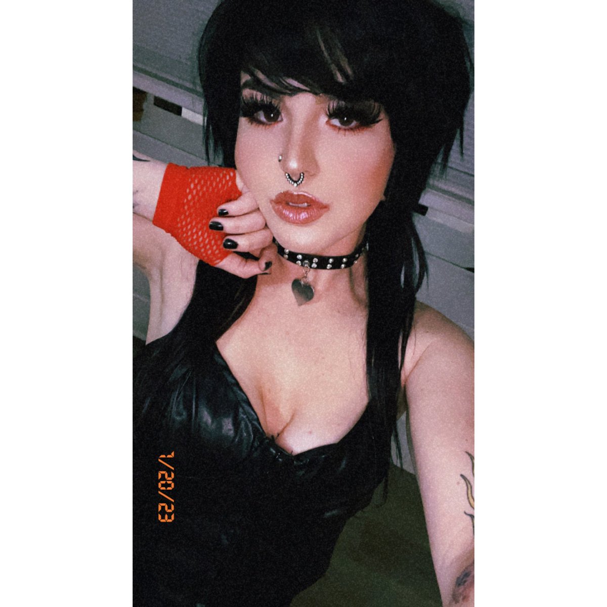 xIvyyNicholex's tweet photo. Scene Queen xD https://t.co/ui2UYsjWey