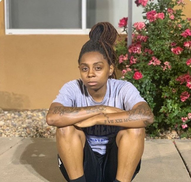 kvnqobi's tweet image. Guess who her daddy is 😮