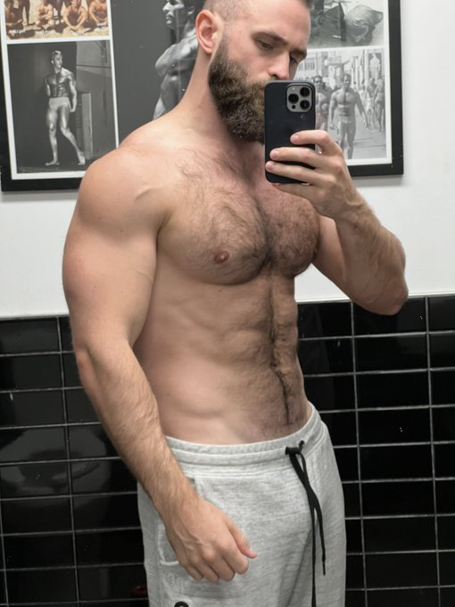 Getting thicker again 👀 https://t.co/YZbgQ8TjM0<a href="/tag/muscleworship"class="tags"><span>#muscleworship</span></a><a href="/tag/musclebottom"class="tags"><span>#musclebottom</span></a><a href="/tag/musclegod"class="tags"><span>#musclegod</span></a><a href="/tag/musc"class="tags"><span>#musc</span></a>