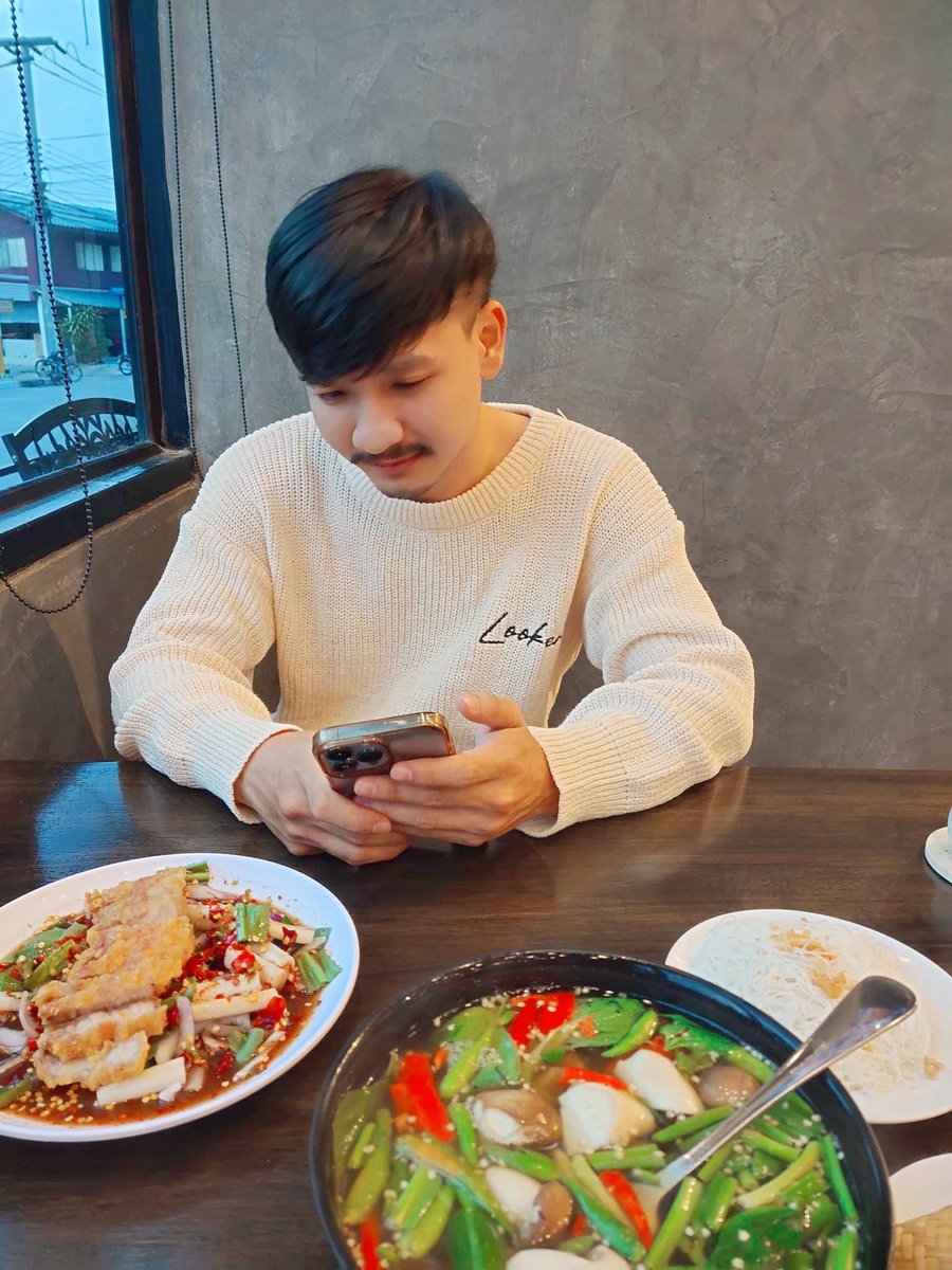 ojoza38's tweet photo. I may be far, but never gone.                              ถึงจะอยู่ไกลหน่อย แต่ไม่หายไปไหนแน่นอน https://t.co/Z6UJO30wId