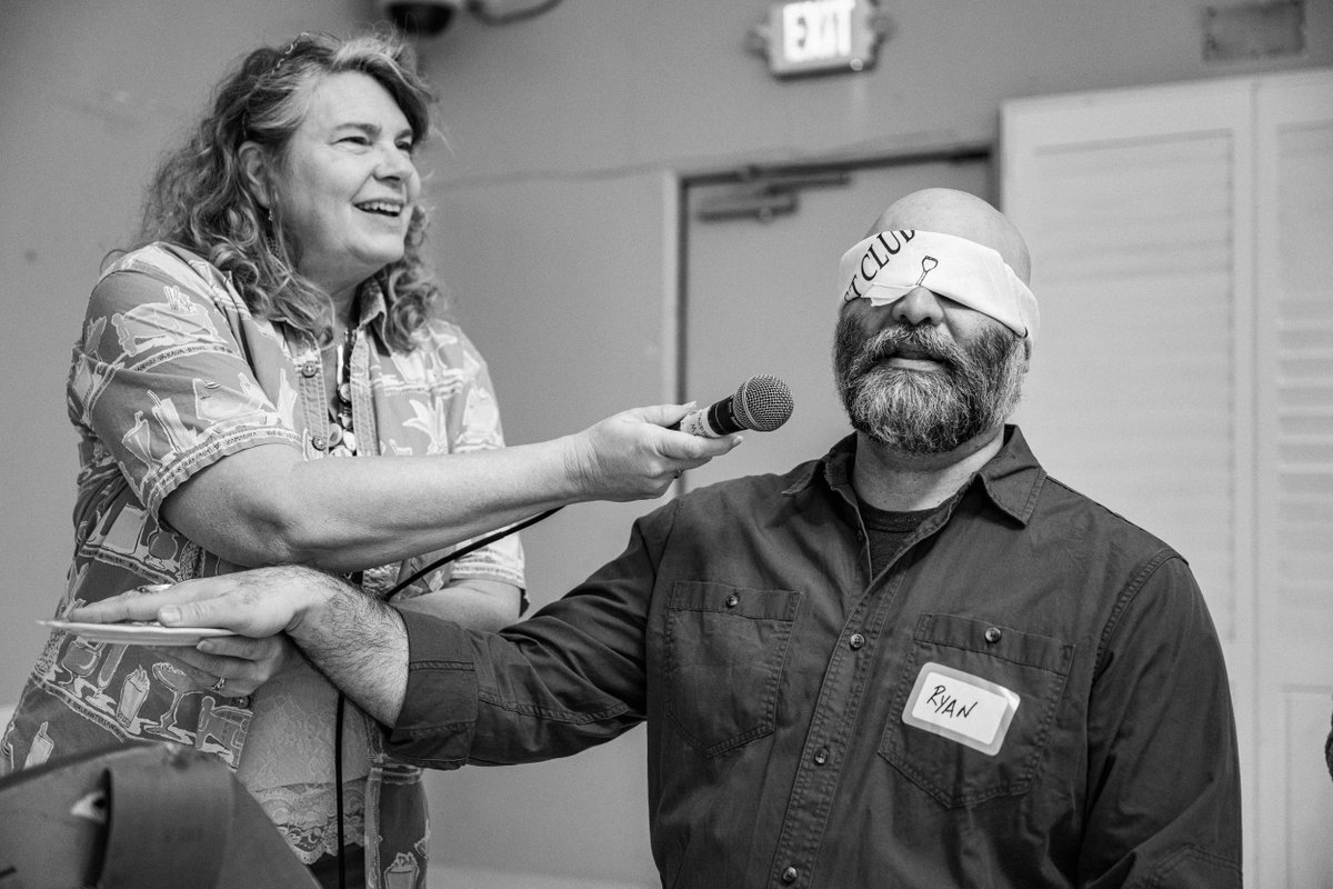 labreakfastclub's tweet photo. Cheers to Sarah Devincentis & Ryan Ganimian on their Member Initiation yesterday🍳
Thanks to Egg Women Tanya Ward Goodman & Joanna Linkchorst for holding the "Sacred Altar of the Breakfast Club" 🍽
📷: Louie the Lens
#memberinitiation #hamaneggs #clubtradition #egggoo https://t.co/W9qfFvda53