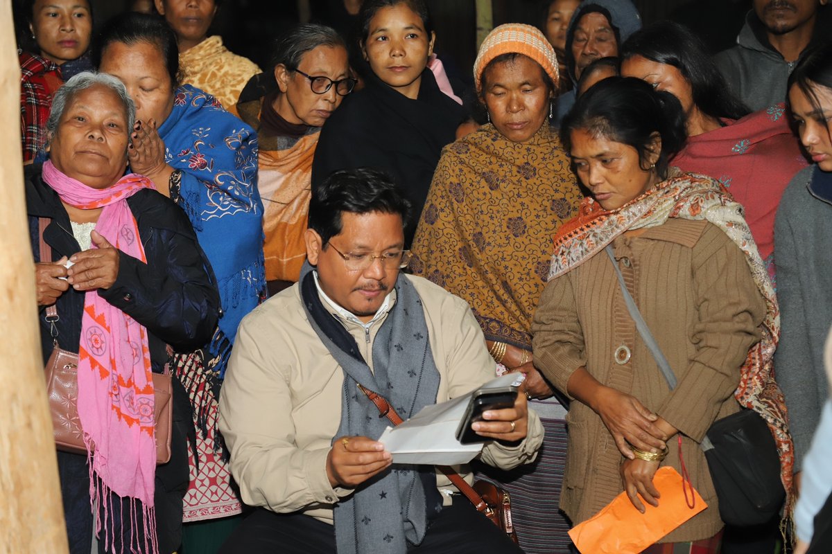 MLwithConrad's tweet photo. Our HCM @SangmaConrad address a public meeting and interacted with the people of Rongi Songital under South Tura Constituency today.
.
.
.
#NPP #MeghalayaWithConrad #ConradSangma #ChiefMinister #PeoplesCM #People #Fulfillingneeds #BestCM #meghalaya #tura #election https://t.co/I6vwCS198S
