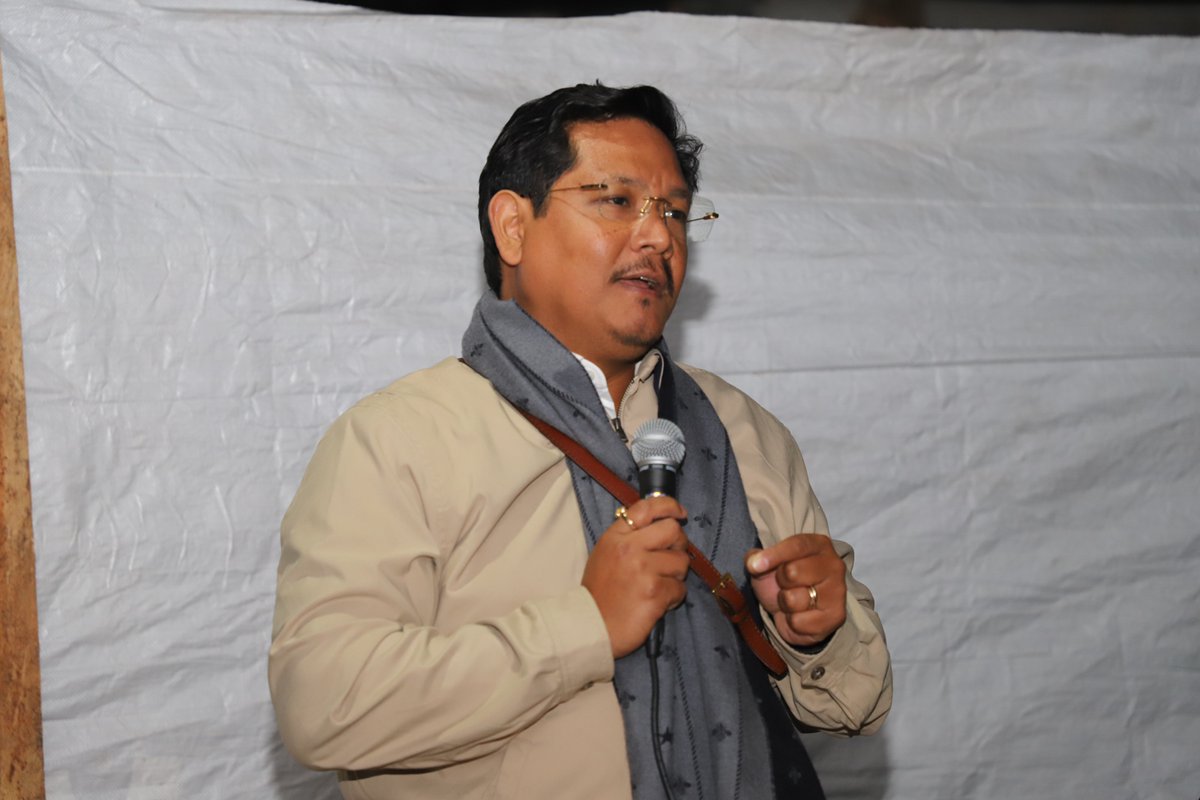 MLwithConrad's tweet photo. Our HCM @SangmaConrad address a public meeting and interacted with the people of Rongi Songital under South Tura Constituency today.
.
.
.
#NPP #MeghalayaWithConrad #ConradSangma #ChiefMinister #PeoplesCM #People #Fulfillingneeds #BestCM #meghalaya #tura #election https://t.co/I6vwCS198S