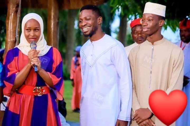 kfdmedia3's tweet photo. Jumah Kareem to the Muslim Community, Greetings from HE: Swahib Kyagulanyi, His First Lady &amp; is First Son 🇺🇬 ✊ https://t.co/yNI9XRPzS2