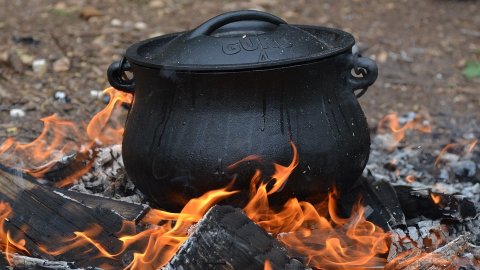 BanaMalome's tweet image. My two followers don&apos;t finish the money, leave R10 for something nice with some bit of high voltage

Thank you❤️🙏.

🗣️We die together here👍