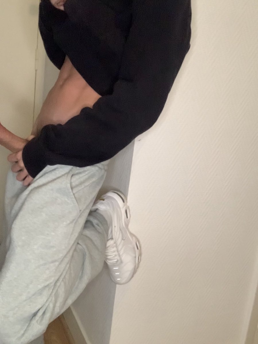 supphotof's tweet photo. @youngxxl21cm 😈🍆💦 https://t.co/UiV2AQZlqy