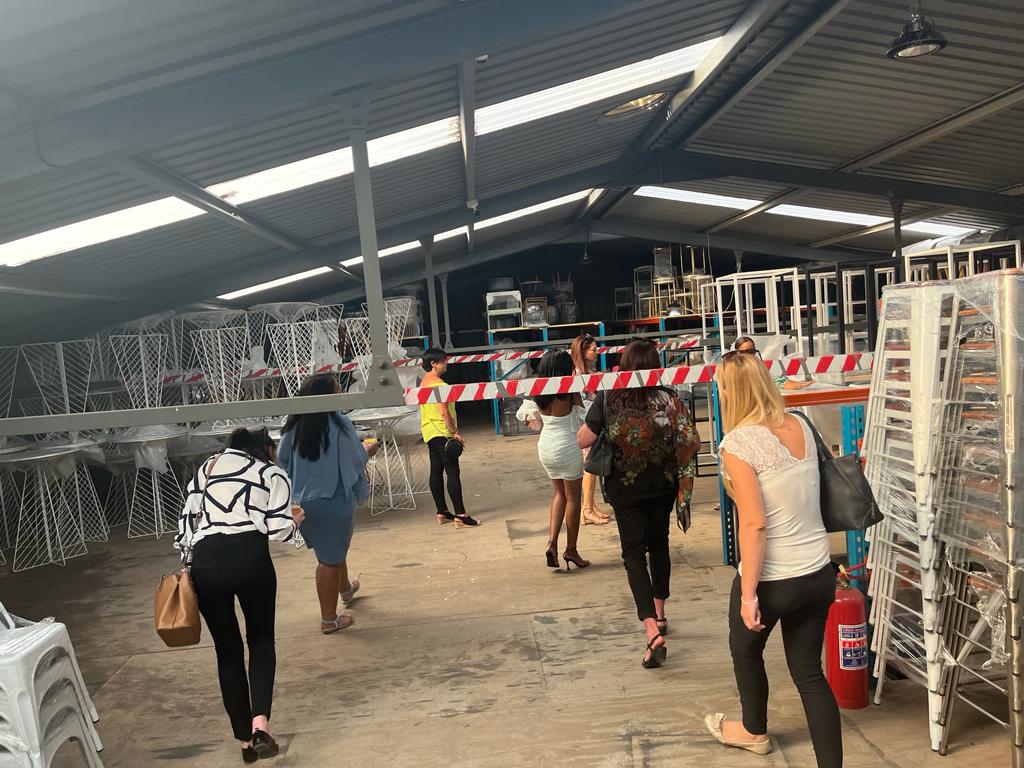 stylish_events's tweet image. Solutions Group Events team doing early week festivities with Urbantonic at an industry event!
Good food, good drinks, and inspiration for décor set ups. Nice to see the industry buoyant so early in the year.
#Solutionsgroupevents #catering #urbantonic #events #decor #stylizing