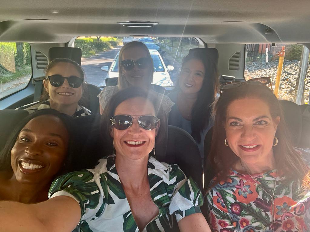 stylish_events's tweet image. Solutions Group Events team doing early week festivities with Urbantonic at an industry event!
Good food, good drinks, and inspiration for décor set ups. Nice to see the industry buoyant so early in the year.
#Solutionsgroupevents #catering #urbantonic #events #decor #stylizing