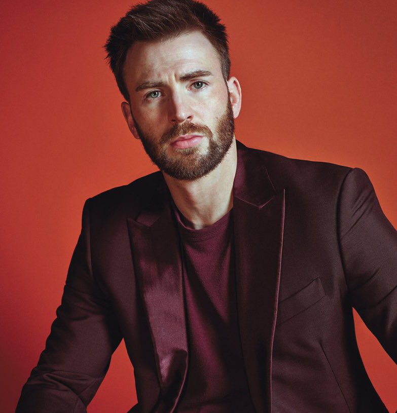 PopTingz's tweet photo. Chris Evans was named the seventh most handsome man in the world, according to the Greek Golden Ratio. https://t.co/EheCN9hJ4O