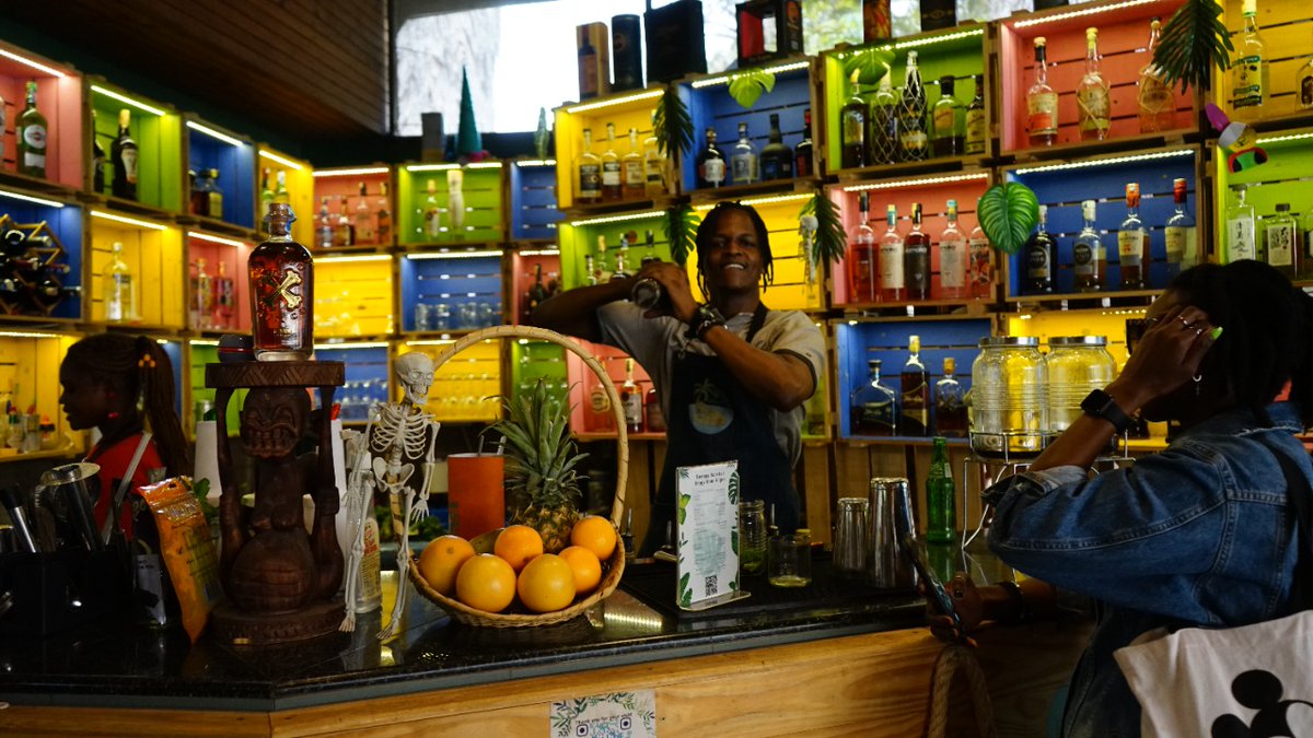 Enjoy a Smoky Saturday🔥 on SATURDAY the 28TH JAN from 12 PM - 10 PM for 🤤mouthwatering grilled cuts freshly grilled by FUNK &amp; FIRE and a poolside party🌊 with refreshing cocktails🍹 served by your fav Guest Bartenders @pxv_b &amp; Maggy 🎉 #FridayVibes #SugarRushRide