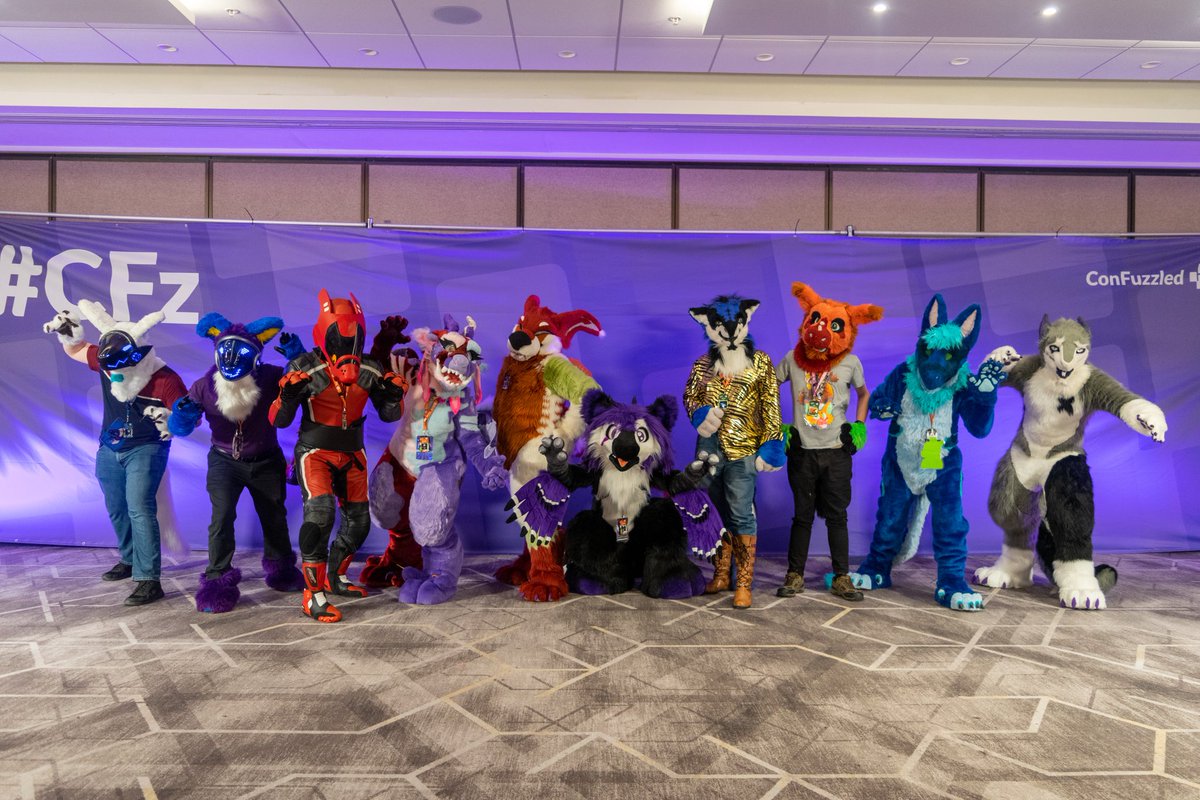 stoni505's tweet photo. #FursuitFriday
Finally @cfconvention released these pictures so here's a bunch of fandom species
No idea who most are, if you know, @ them please
@Eon_Nova is in the middle
#fursuit #fursuiter #CFz #cfz22 #sergal #synth #protogen #photography #furry #furryfandom https://t.co/po4o5TyrU2