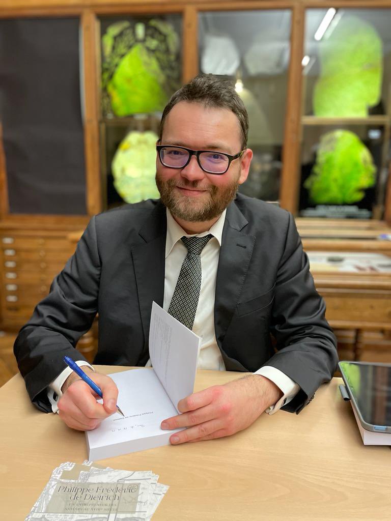 danielffischer's tweet photo. Très heureux d’avoir pu présenter hier au @Mineralotech, pour le lancement officiel, mon livre consacré à un « #entrepreneur des #savoirs » du 18e siècle. Merci à Didier Nectoux, aux @pressesdesmines et au public nombreux @ArchdeDietrich https://t.co/0QTHBxZZla