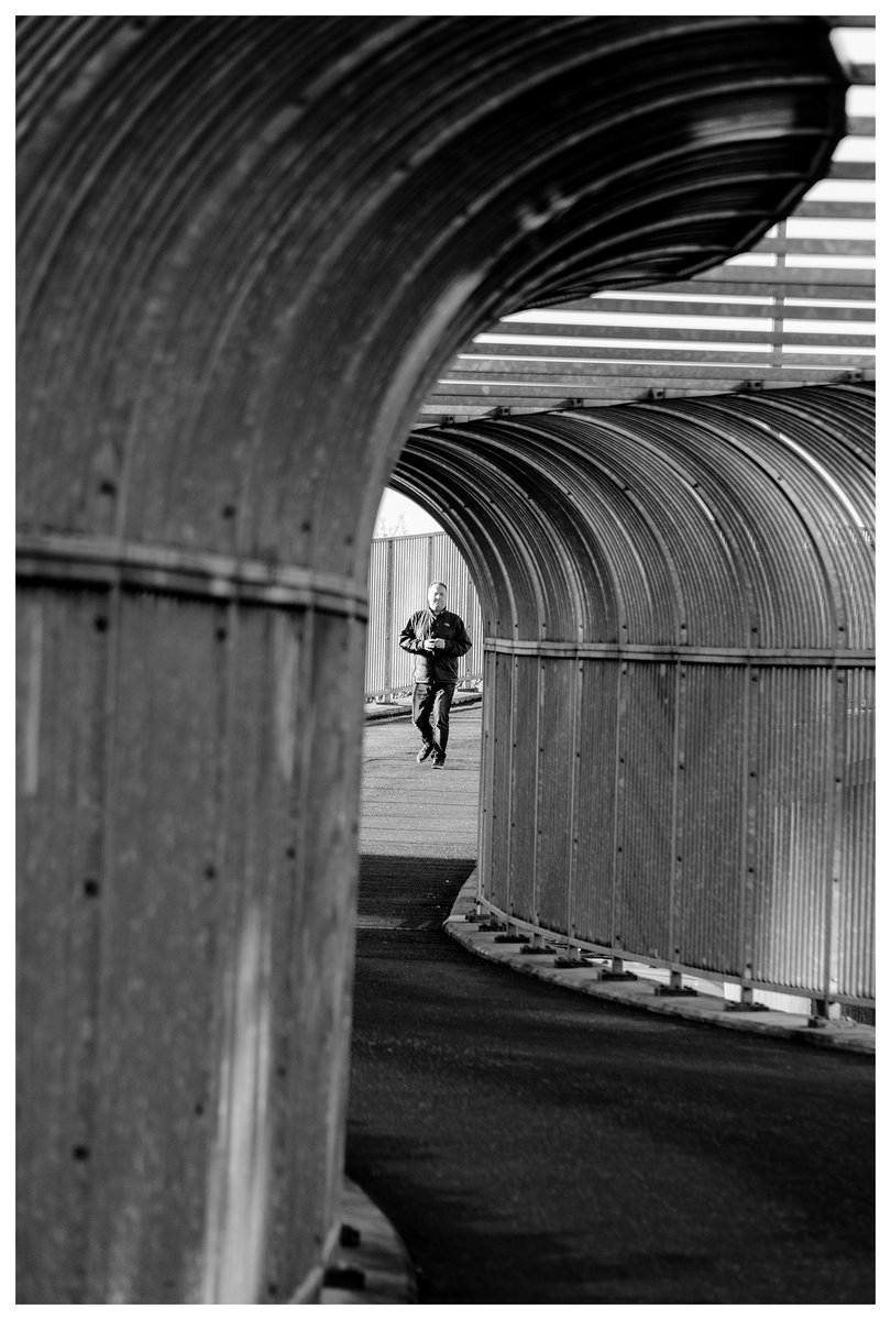 diggums's tweet photo. Cadogan Square, the Anderston Centre and one of the old bridges to nowhere, Glasgow.
#glasgow #concrete #cadogansquare #anderston https://t.co/OQw0dGYajd