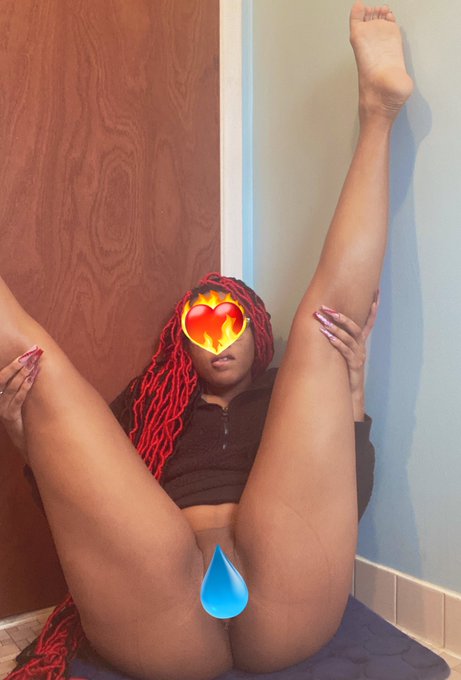 It&rsquo;s PAYDAYYY 🤑💰 send your check to me so I can pamper myself today 😌🥰and you&rsquo;ll get more uncensored