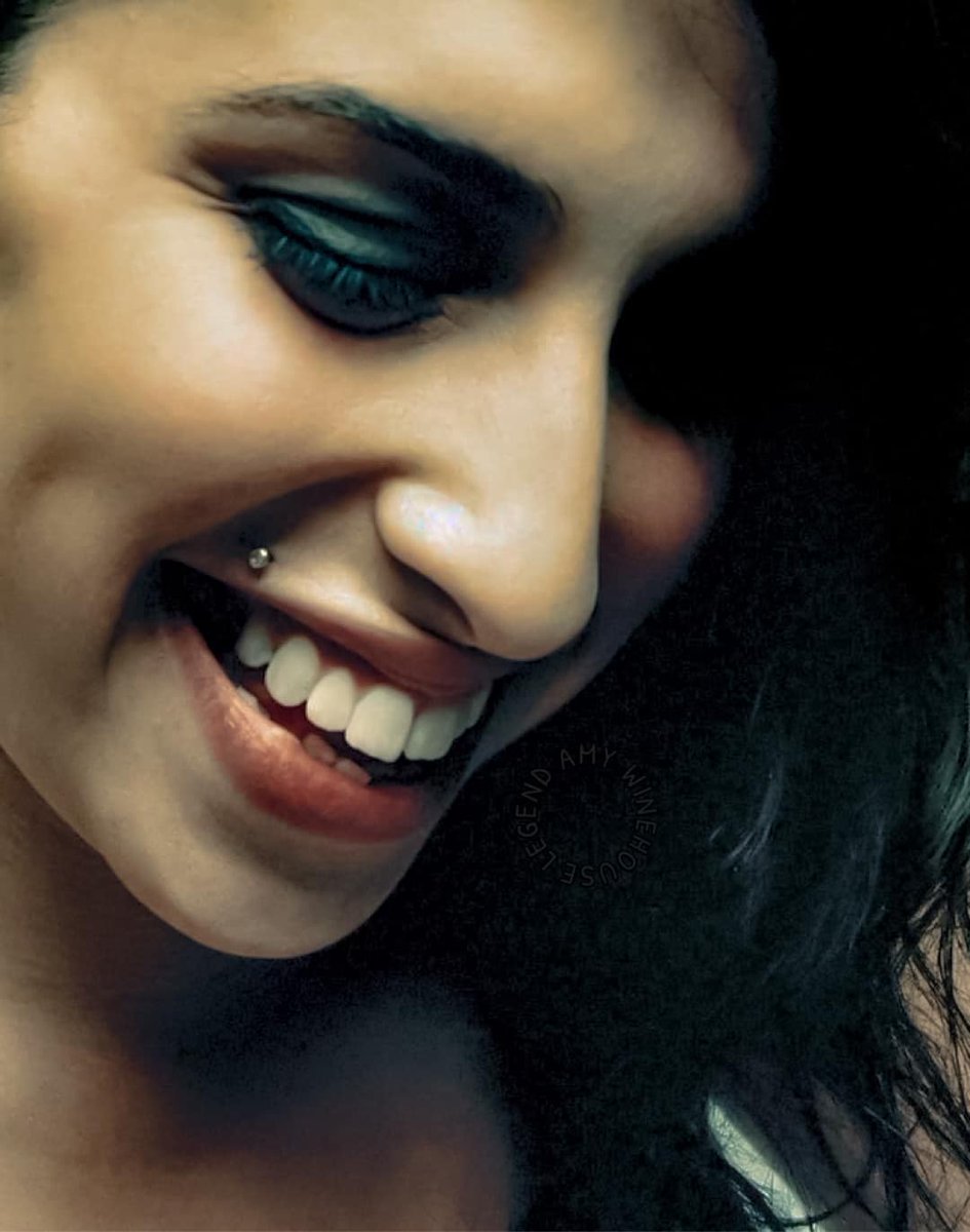 ktanaka13's tweet photo. “I don't listen to a lot of new stuff. I just like the old stuff. It's all quite dramatic and atmospheric. You'd have an entire story in song.” - Amy Winehouse

#music #AmyWinehouse #Songs #songbird https://t.co/N4nskvD9yT