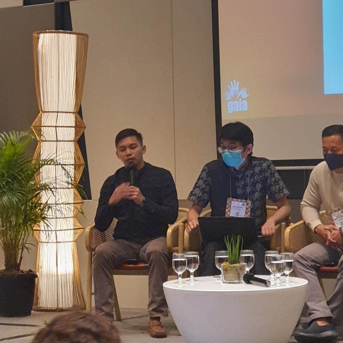 Zero Waste Asia (@zerowasteasia) on Twitter photo ποΈ<a href="/RAPitttUP/">Rap Villavicencio</a> of <a href="/motherearthph/">Mother Earth PH</a>: Zero Waste Finance means investing in materials recovery facilities (MRFs), composting, waste workers, localized collection vehicles, refill and reuse systems, enabling policies, a Zero Waste public fund and more. ποΈ<a href="/RAPitttUP/">Rap Villavicencio</a> of <a href="/motherearthph/">Mother Earth PH</a>: Zero Waste Finance means investing in materials recovery facilities (MRFs), composting, waste workers, localized collection vehicles, refill and reuse systems, enabling policies, a Zero Waste public fund and more.