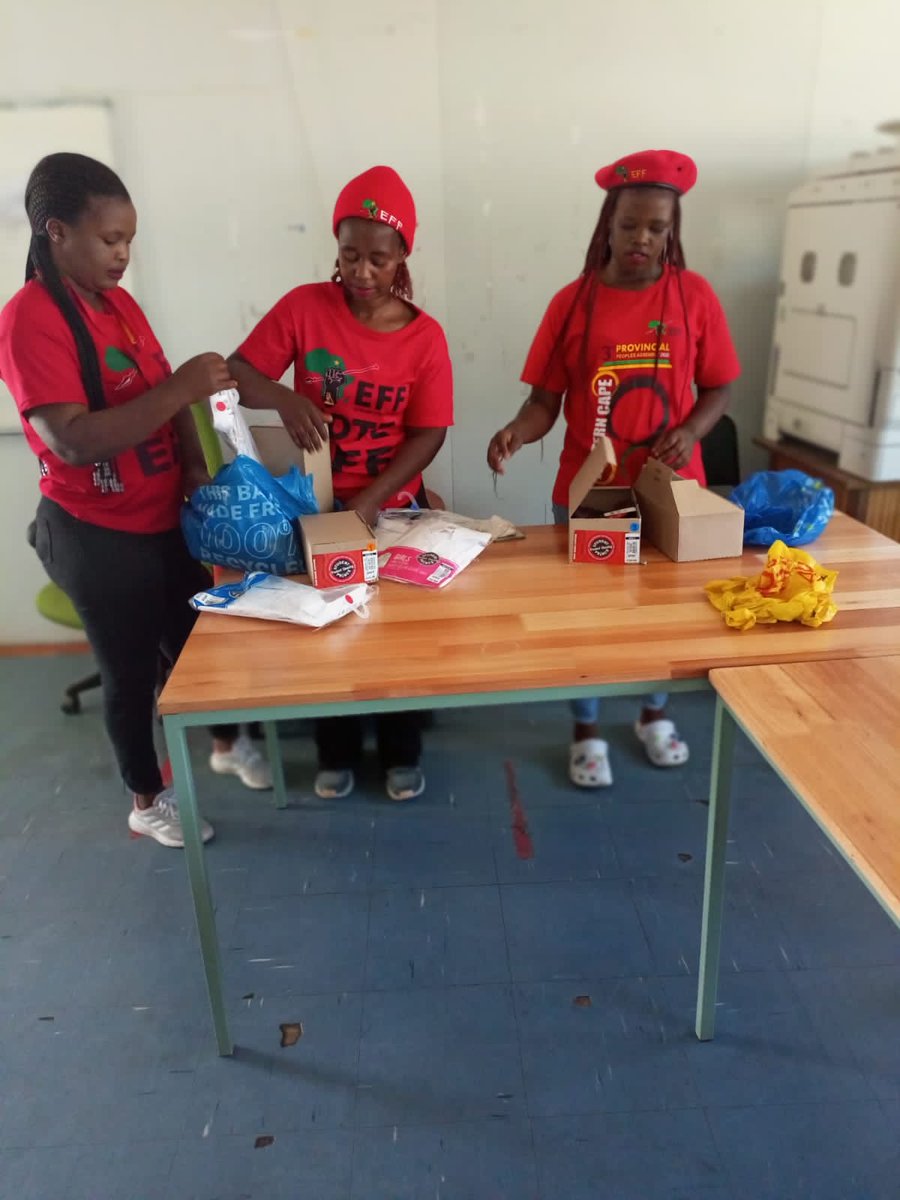 EFFWesternCape_'s tweet photo. EFF Regional Secretary of the Overberg Region, Ftr Emihle Honxo together with ground forces of Ward 8 donated school uniform to the Umyezo Primary School in Grabouw Sub-region. #EFFBackToSchool https://t.co/7tFYaj2odr