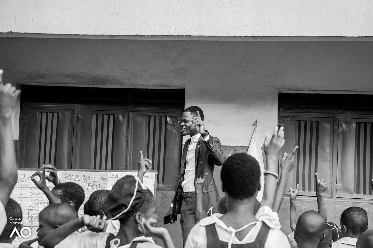AristokratLagos's tweet photo. #FridayFastForward
In life, a man begins to experience Misfortune the Moment he’s moved by the praise of the Multitude rather than being passionate about his Mission! #AristokratInsights https://t.co/3UXY7hOEjN