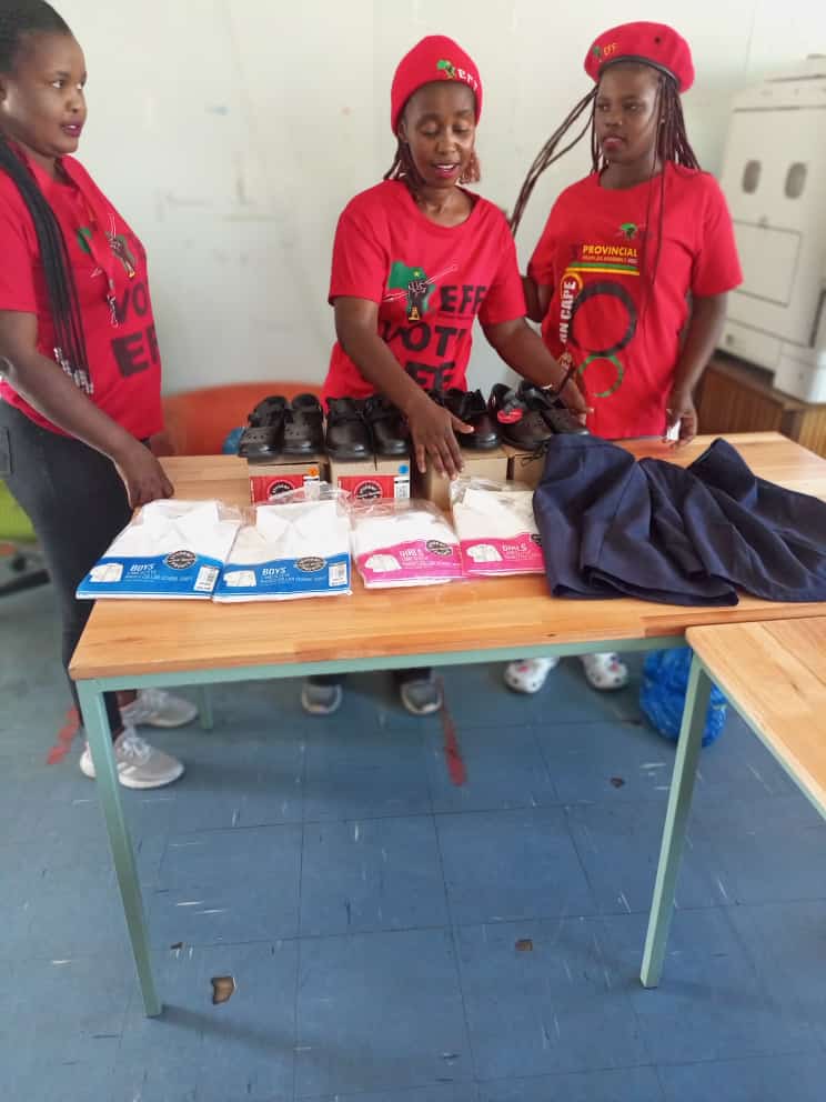 EFFWesternCape_'s tweet photo. EFF Regional Secretary of the Overberg Region, Ftr Emihle Honxo together with ground forces of Ward 8 donated school uniform to the Umyezo Primary School in Grabouw Sub-region. #EFFBackToSchool https://t.co/7tFYaj2odr