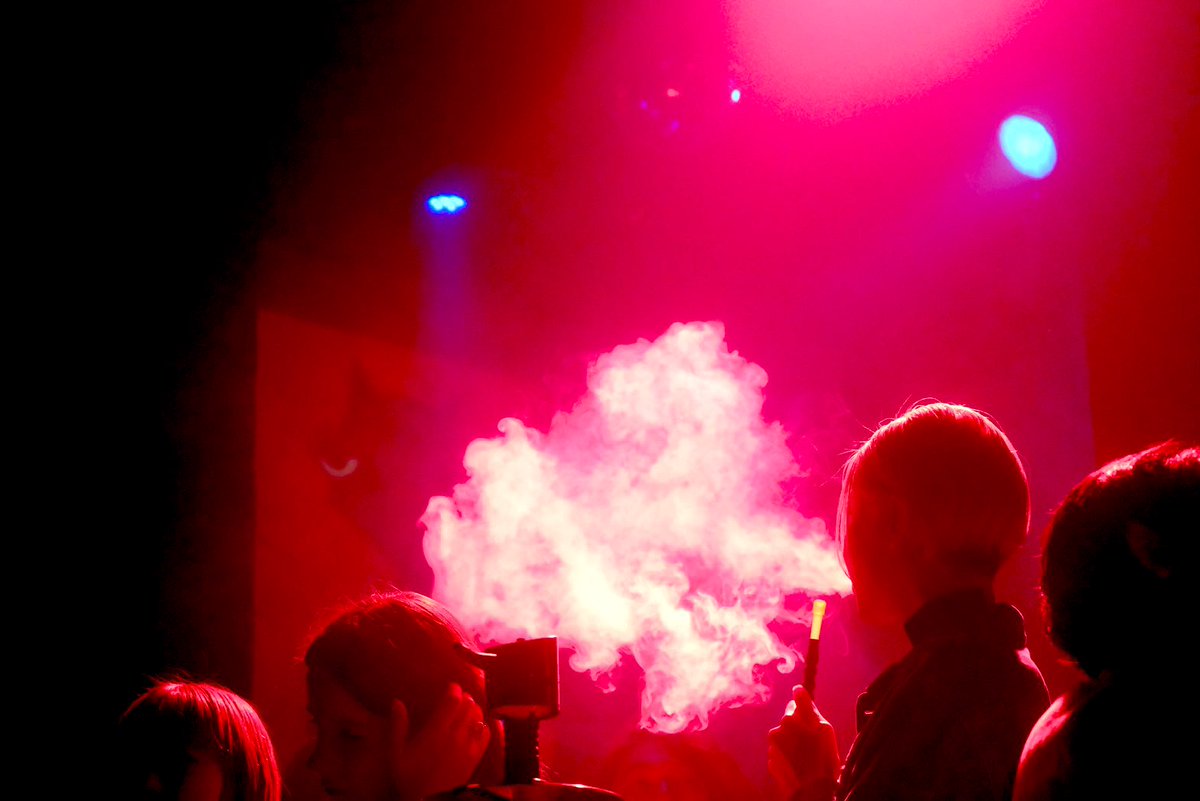 Smokingdown_off's tweet photo. 【大盛況感謝】
(※少し長文ですが、ご了承ください)

みなさま、昨日はスモーキングダウンおつかれさまでした！
たくさんの方がいらっしゃる中で、まずは無事にイベントを開催でき、大きなアクシデントなく終えることができて、ホッとしております

※ちなみに来場者数は100人超え(一般含めたら300)😂 https://t.co/QTEBL5vxnn