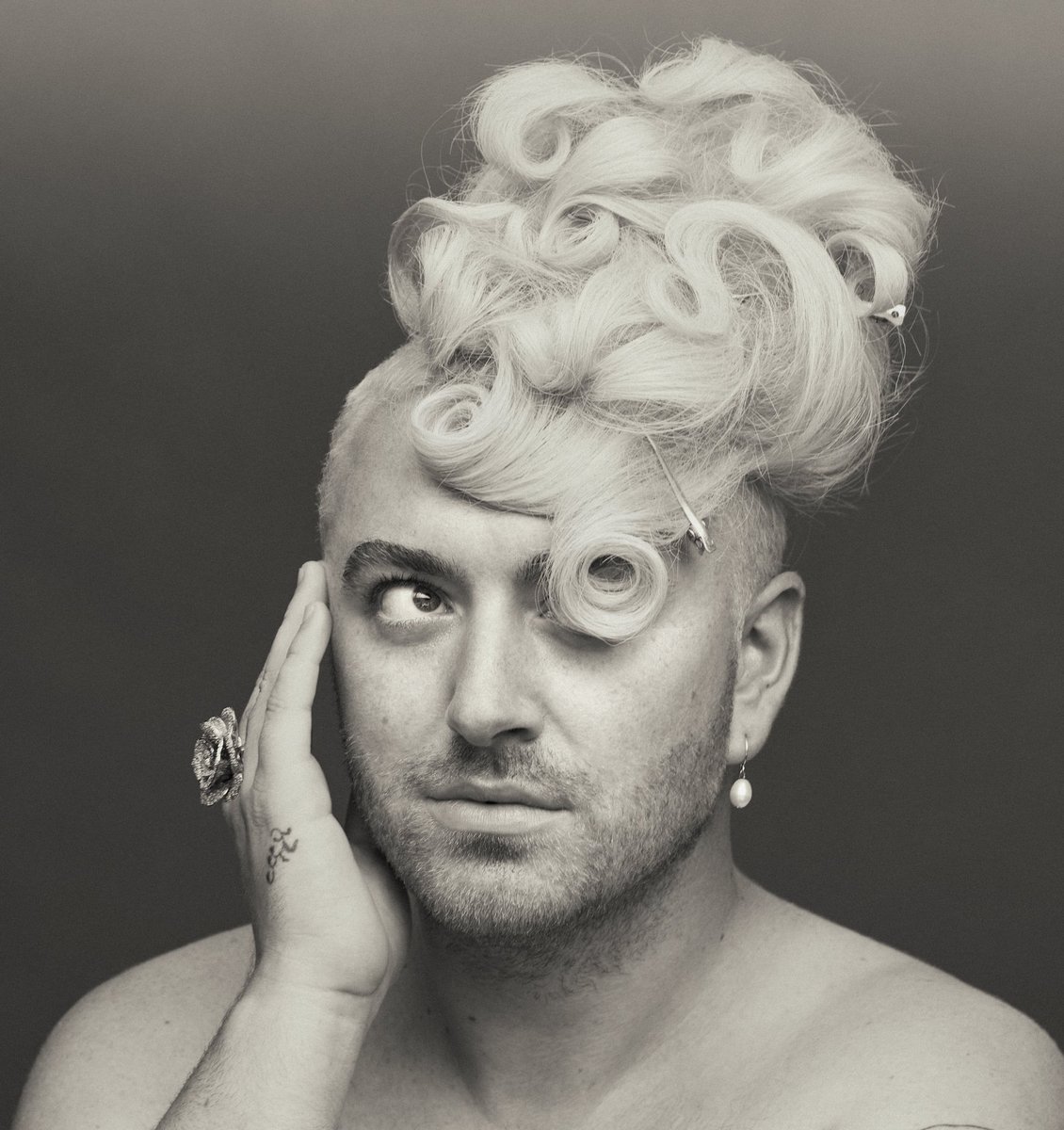 samsmith's tweet image. Dearest Sailors,
The new album is out now 💛

GLORIA is dedicated to you ⚓️
samsmith.world/Gloria