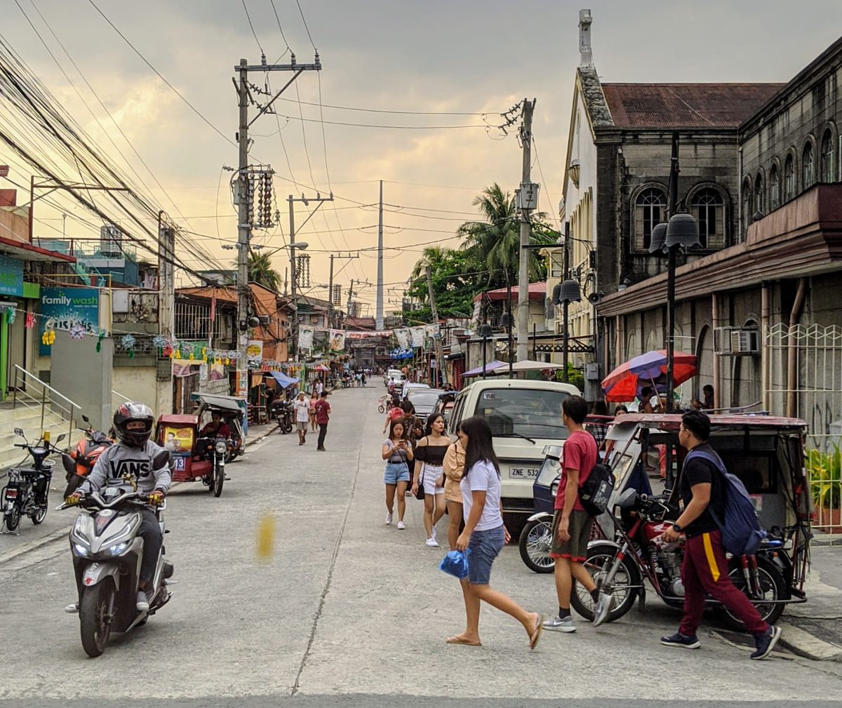AimKazika's tweet photo. #Philippines: Le Gouv. a développé une politique d'#urbanisation et de #construction en hauteur pour gérer les 80 M. d'habitants. Les Philippines dispose de l'un des meilleurs centre de recherche rizicole du monde, appelé #IIRI( Institut International de Recherche Rizicole). https://t.co/2kPet8zqzb